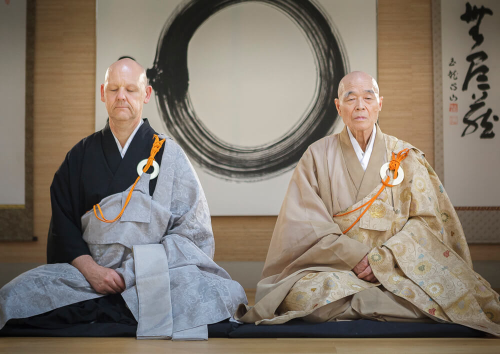 Daizan and Shinzan meditating
